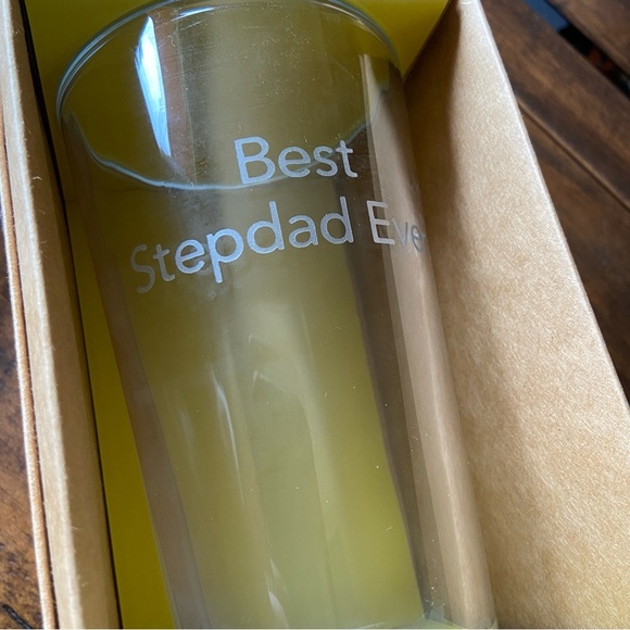 Hallmark Best Step Dad Ever Pint Glass - Picture 2 of 6